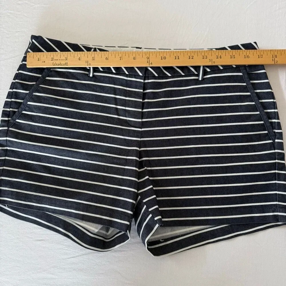Lands’ End | Blue & White Striped Low Rise Shorts | Women’s 10P
